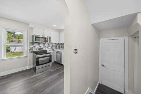 Tiny photo for 1676 E Lakeview Avenue, Columbus, OH 43224 (MLS # 226028916)