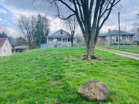 Photo of 1055 Hart Road, Columbus, OH 43223 (MLS # 226009856)