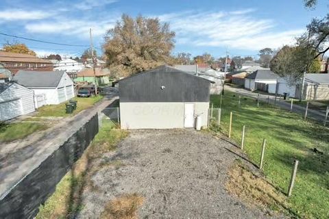 Photo of 1062 E Deshler Avenue, Columbus, OH 43206 (MLS # 226011812)