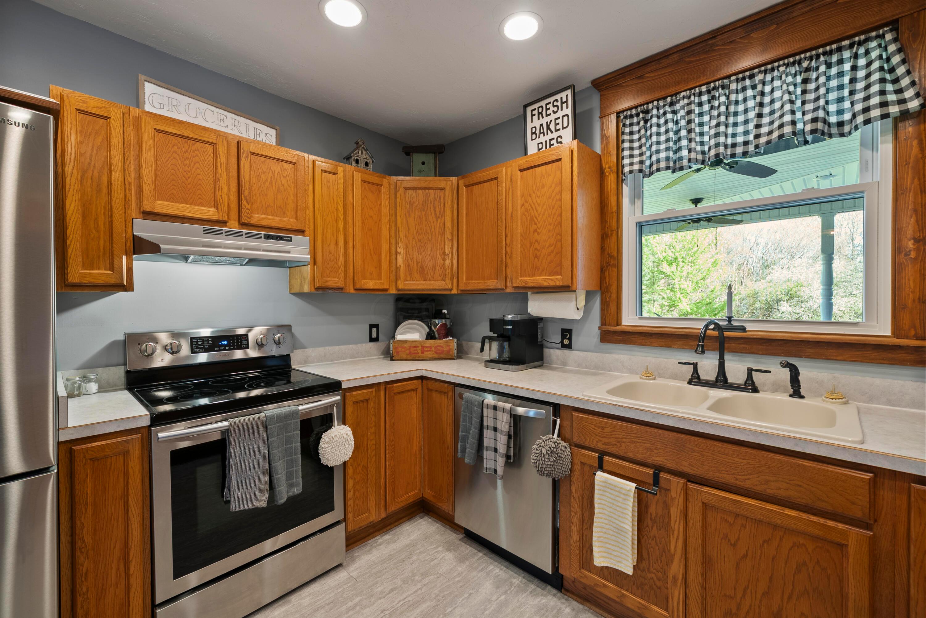 75 Washington Street, Centerburg, Ohio image 32