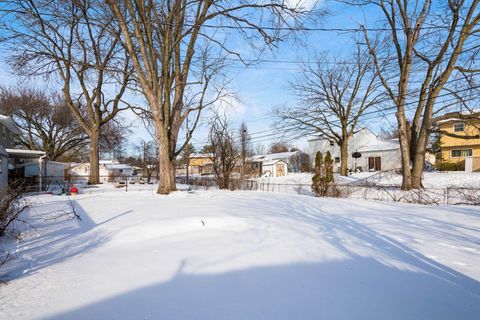 Tiny photo for 6198 Parkdale Drive, Columbus, OH 43229 (MLS # 226003523)