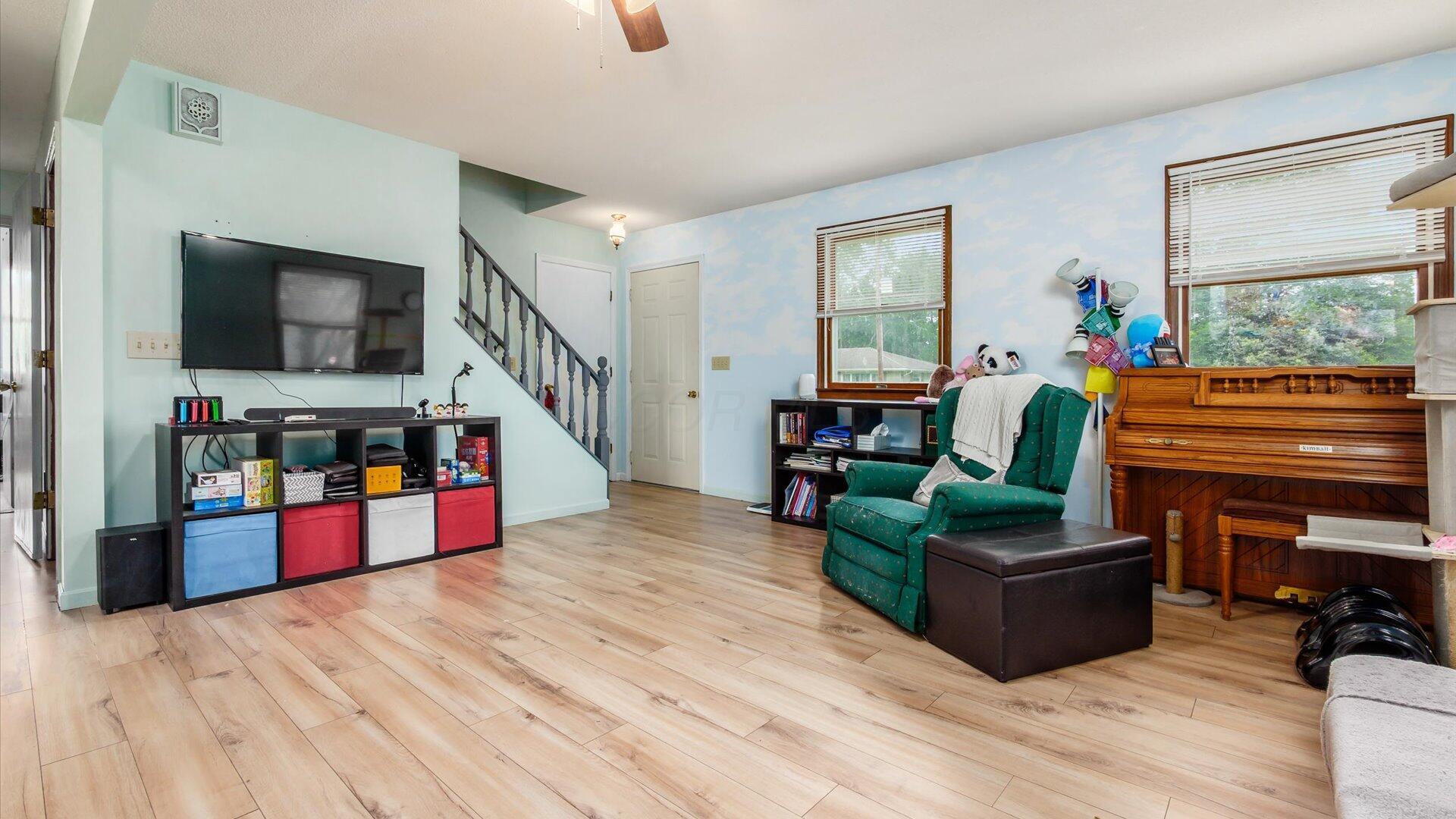 71 W 5th Street, Frazeysburg, Ohio image 4