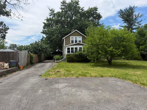 Photo of 1621 Zettler Road, Columbus, OH 43227 (MLS # 226023008)