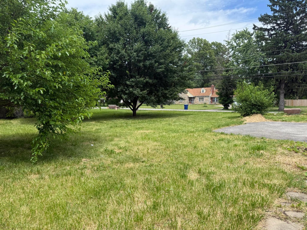 Photo of 1621 Zettler Road, Columbus, OH 43227 (MLS # 226023008)