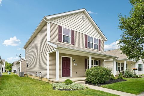 Photo of 633 Gleaming Drive 254 #254, Galloway, OH 43119 (MLS # 226023328)