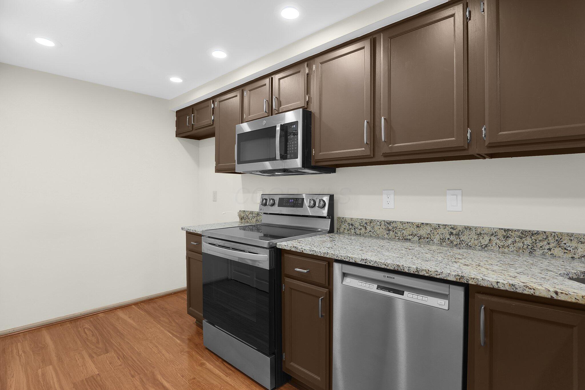 3801 Mill Stream Drive #19, Hilliard, Ohio image 14