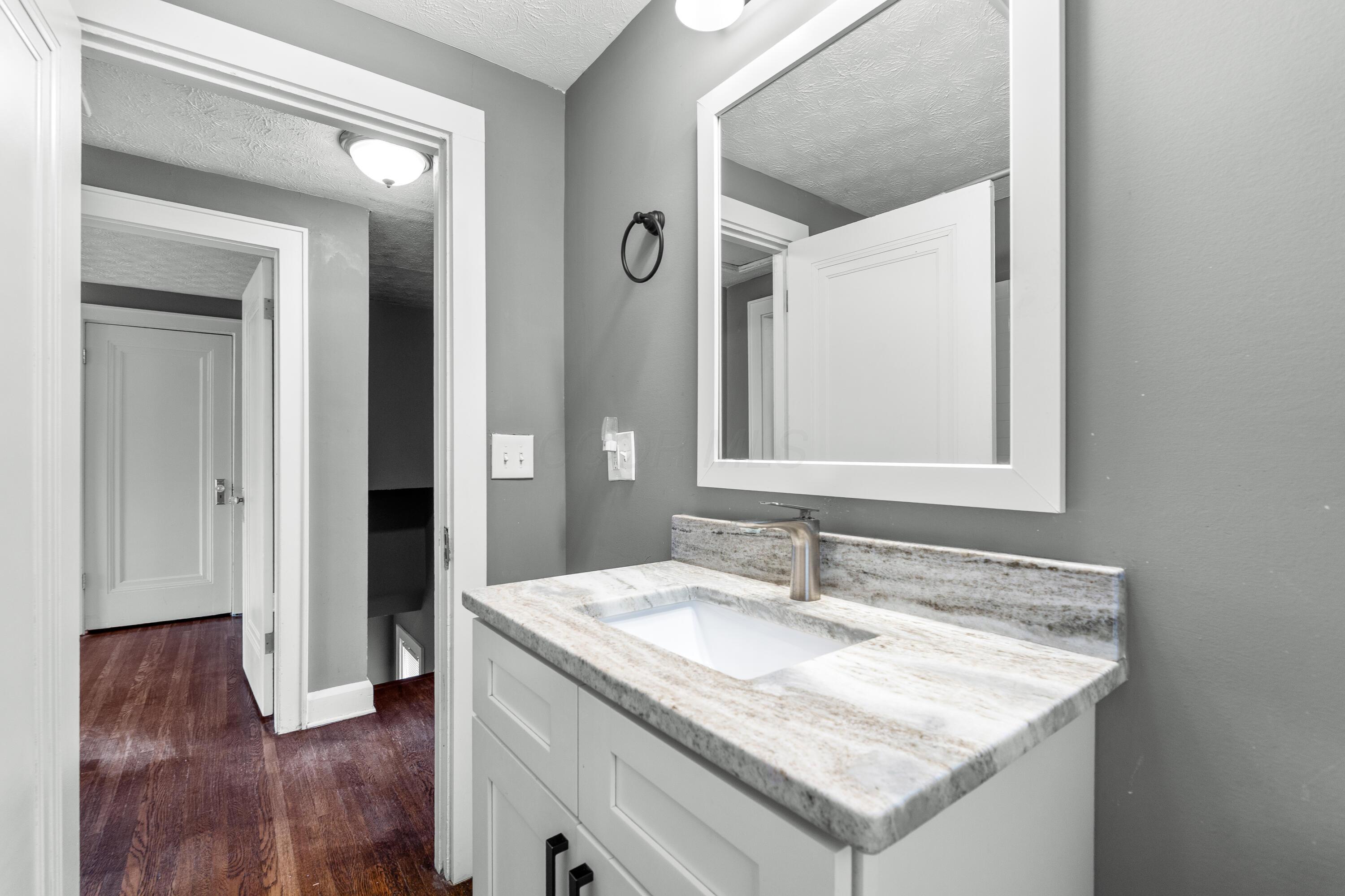 198 N Oakley Avenue, Columbus, Ohio image 32