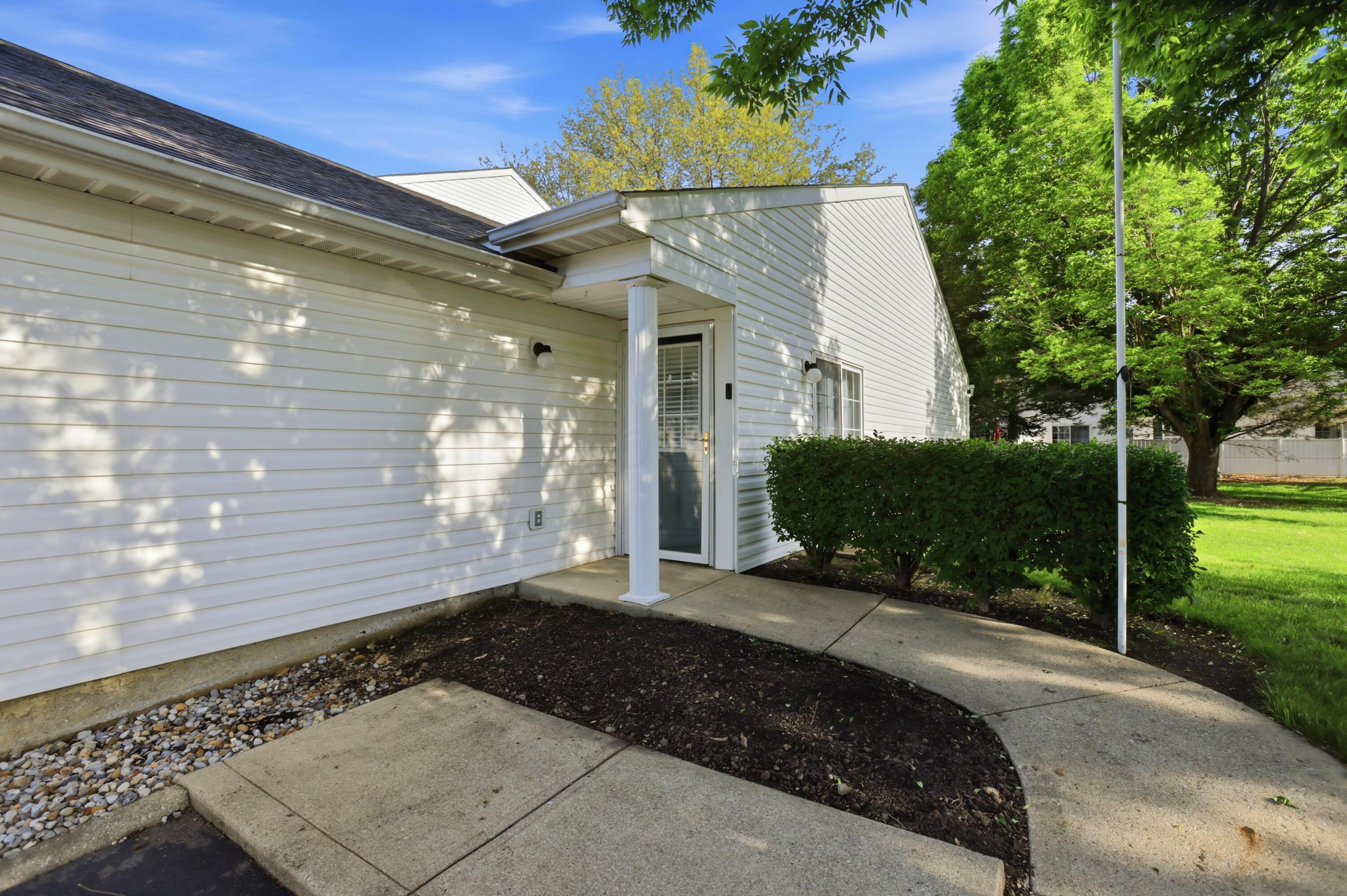 6726 Hamler Drive 33E