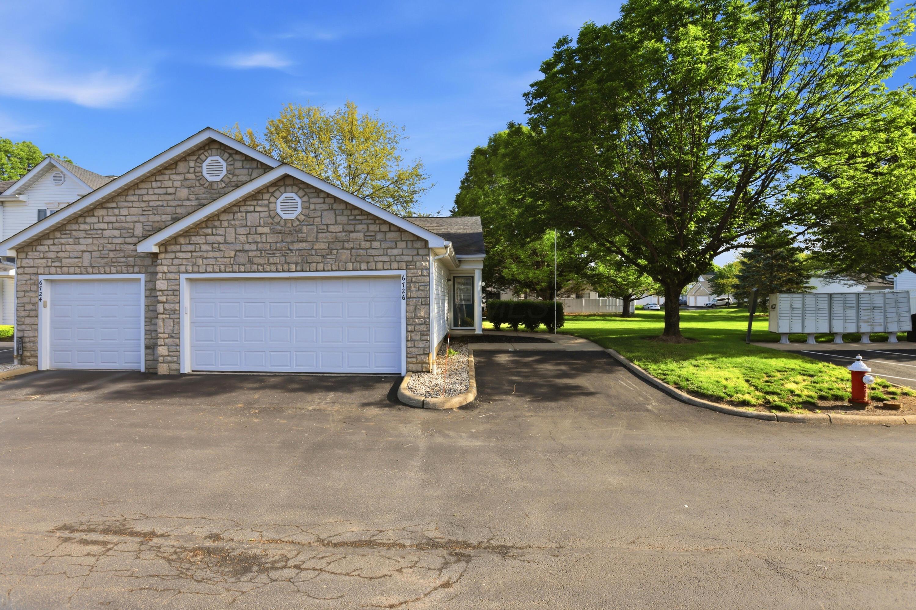 6726 Hamler Drive 33E