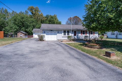 Photo of 4868 State Route 41 NW, Washington Court House, OH 43160 (MLS # 226013761)