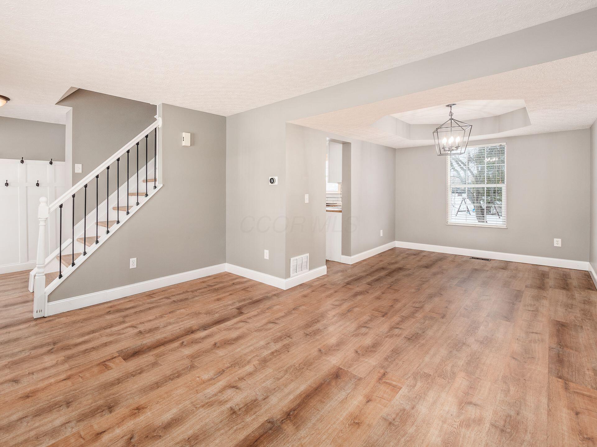237 Peters Run Court, Commercial Point, Ohio image 3