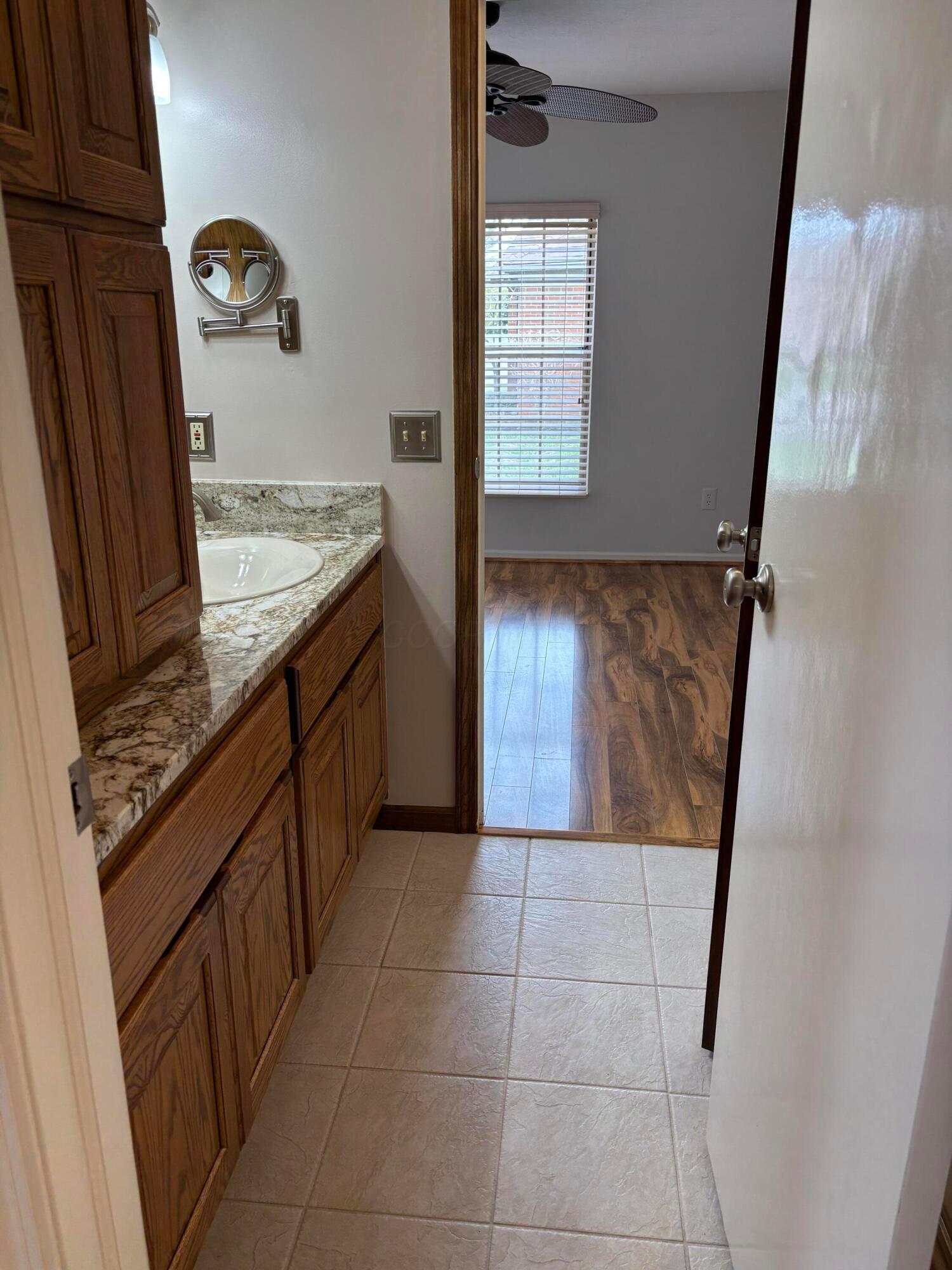5817 Locbury Lane, Dublin, Ohio image 8