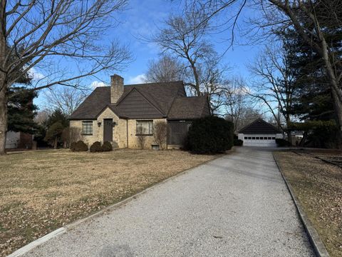 Photo of 2272 Fishinger Road, Columbus, OH 43221 (MLS # 226001810)
