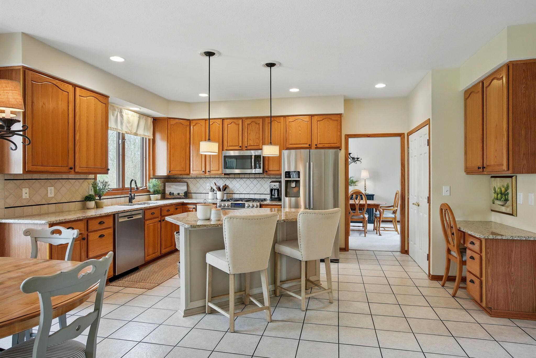 1295 Dunrovin Drive, New Albany, Ohio image 13
