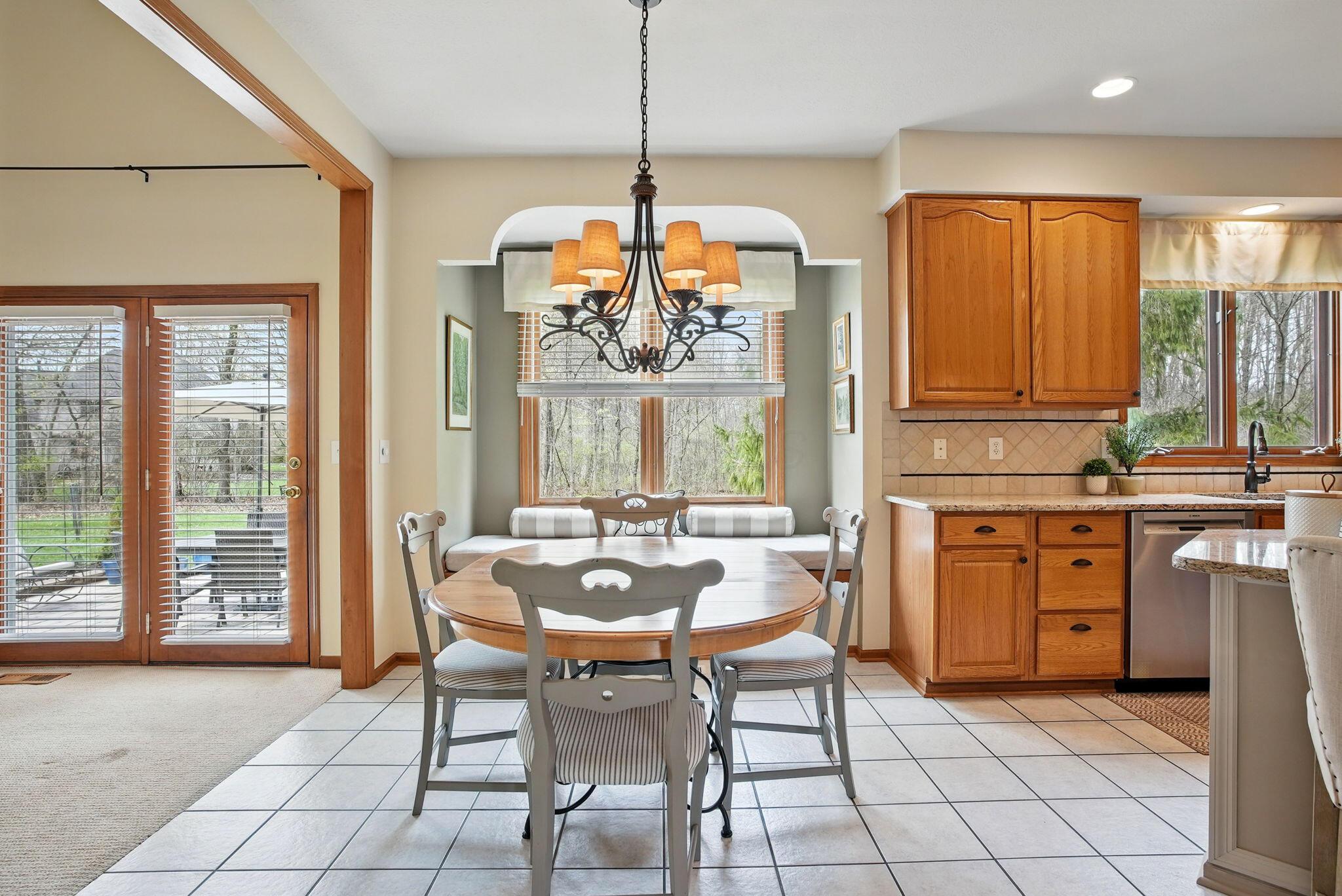 1295 Dunrovin Drive, New Albany, Ohio image 11