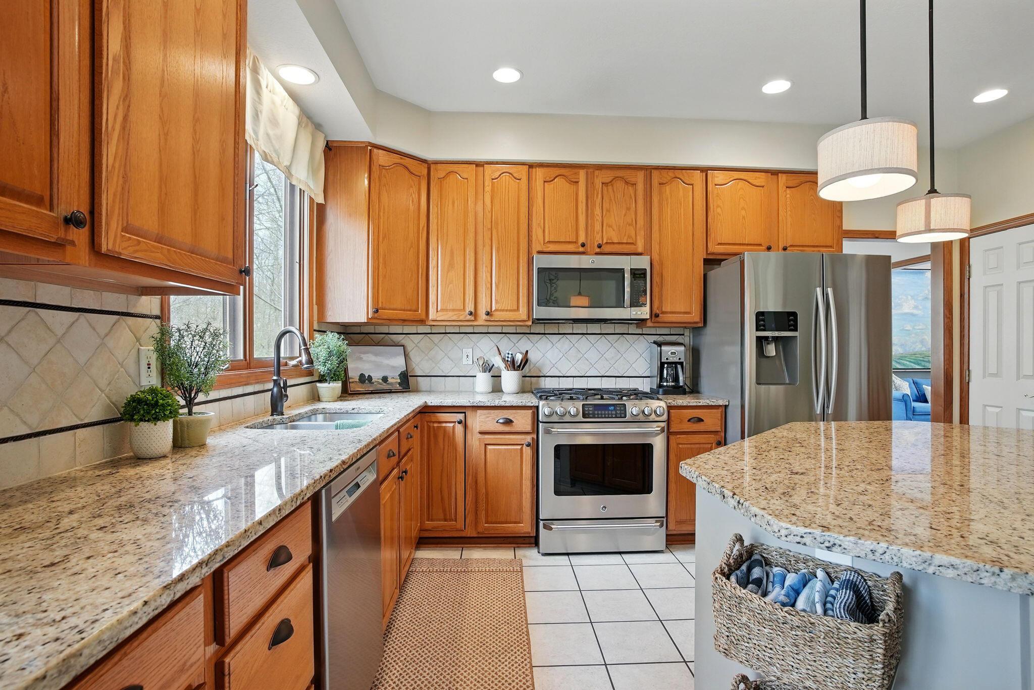 1295 Dunrovin Drive, New Albany, Ohio image 18