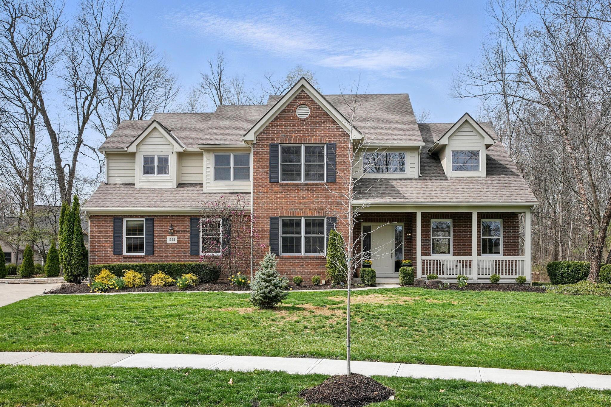 1295 Dunrovin Drive, New Albany, Ohio image 1