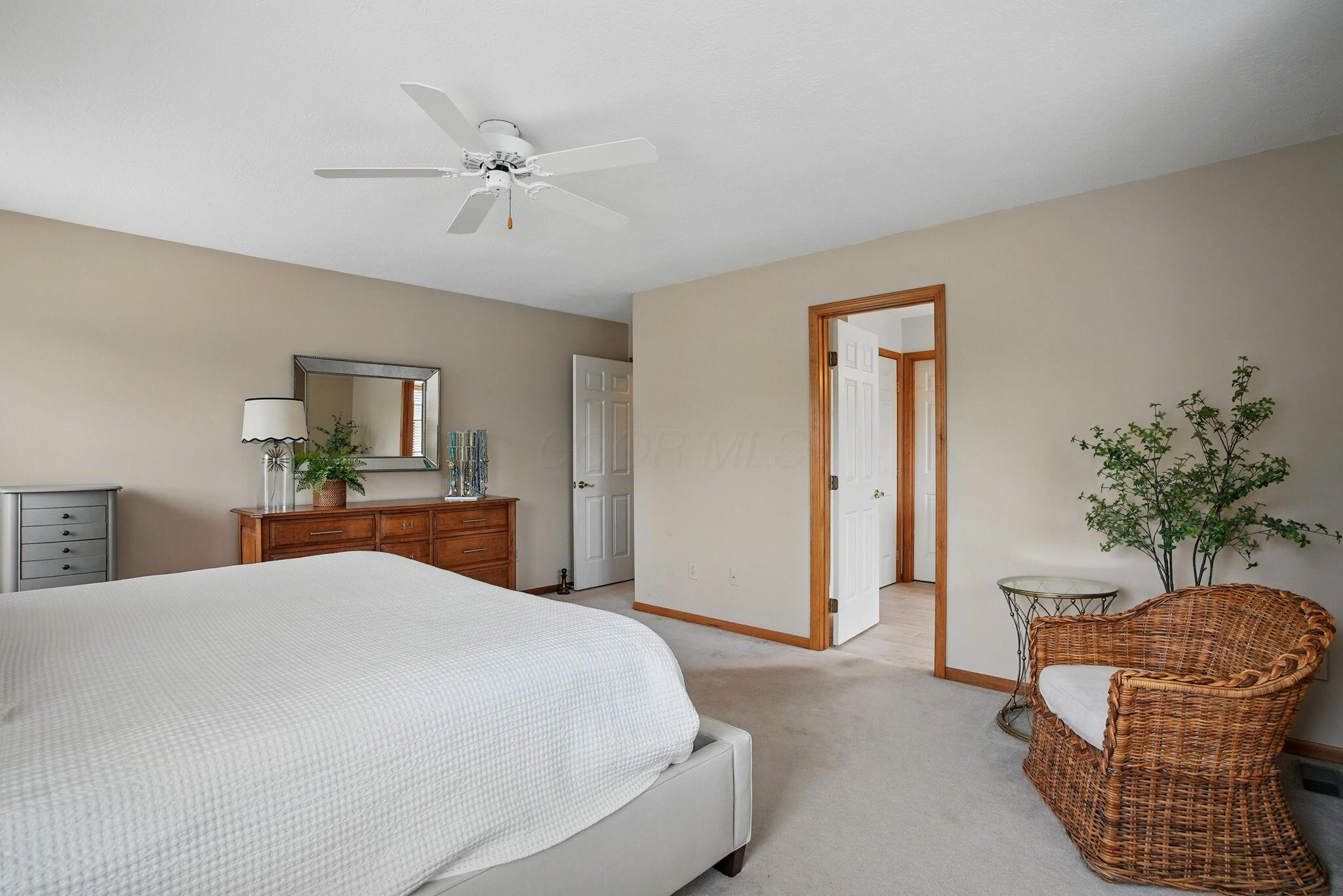 1295 Dunrovin Drive, New Albany, Ohio image 39