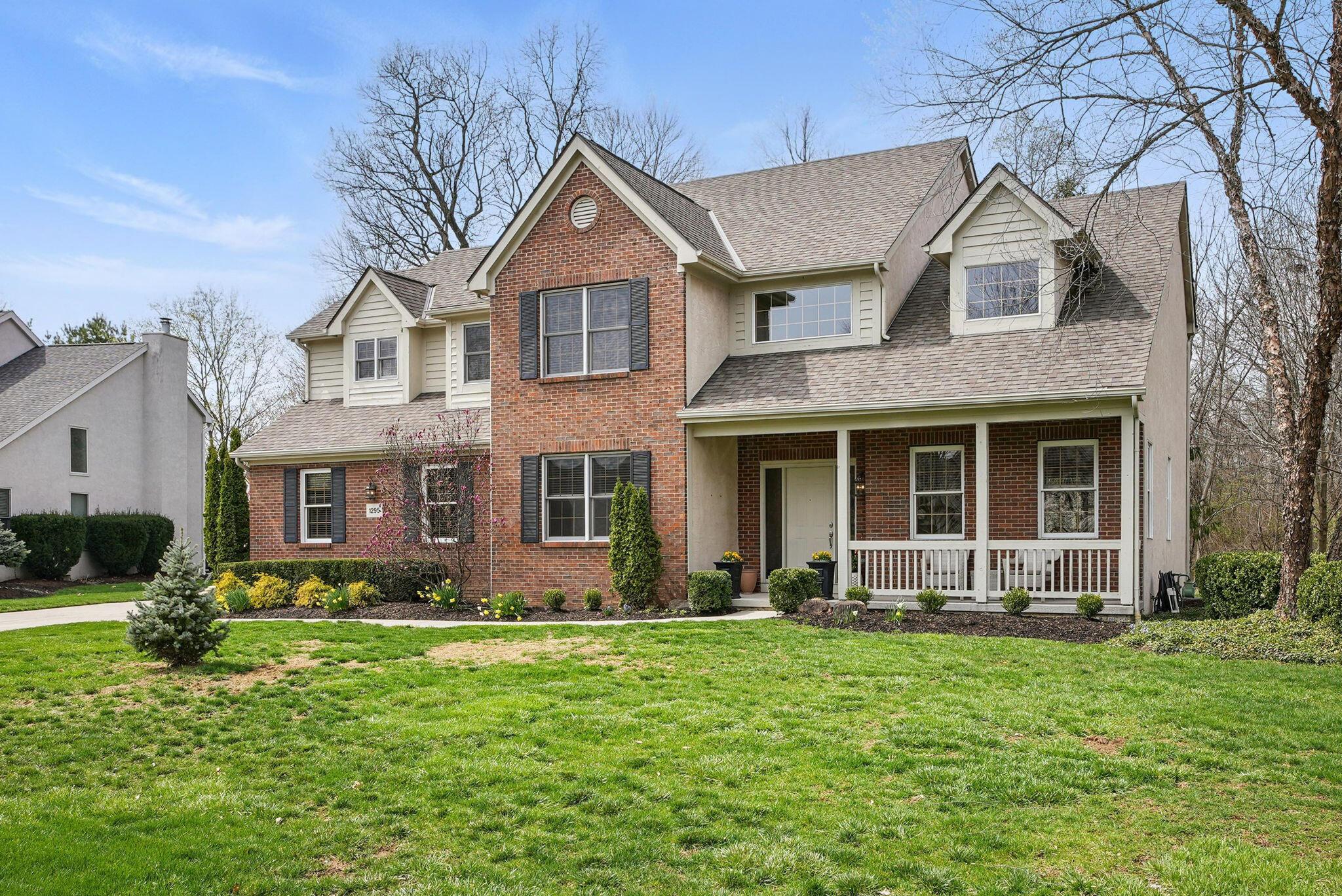 1295 Dunrovin Drive, New Albany, Ohio image 2