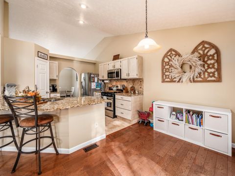 Tiny photo for 1304 Milstone Drive, Marysville, OH 43040 (MLS # 225037749)