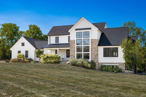 Photo of 104 Orchard Wood Path, Granville, OH 43023 (MLS # 224032883)