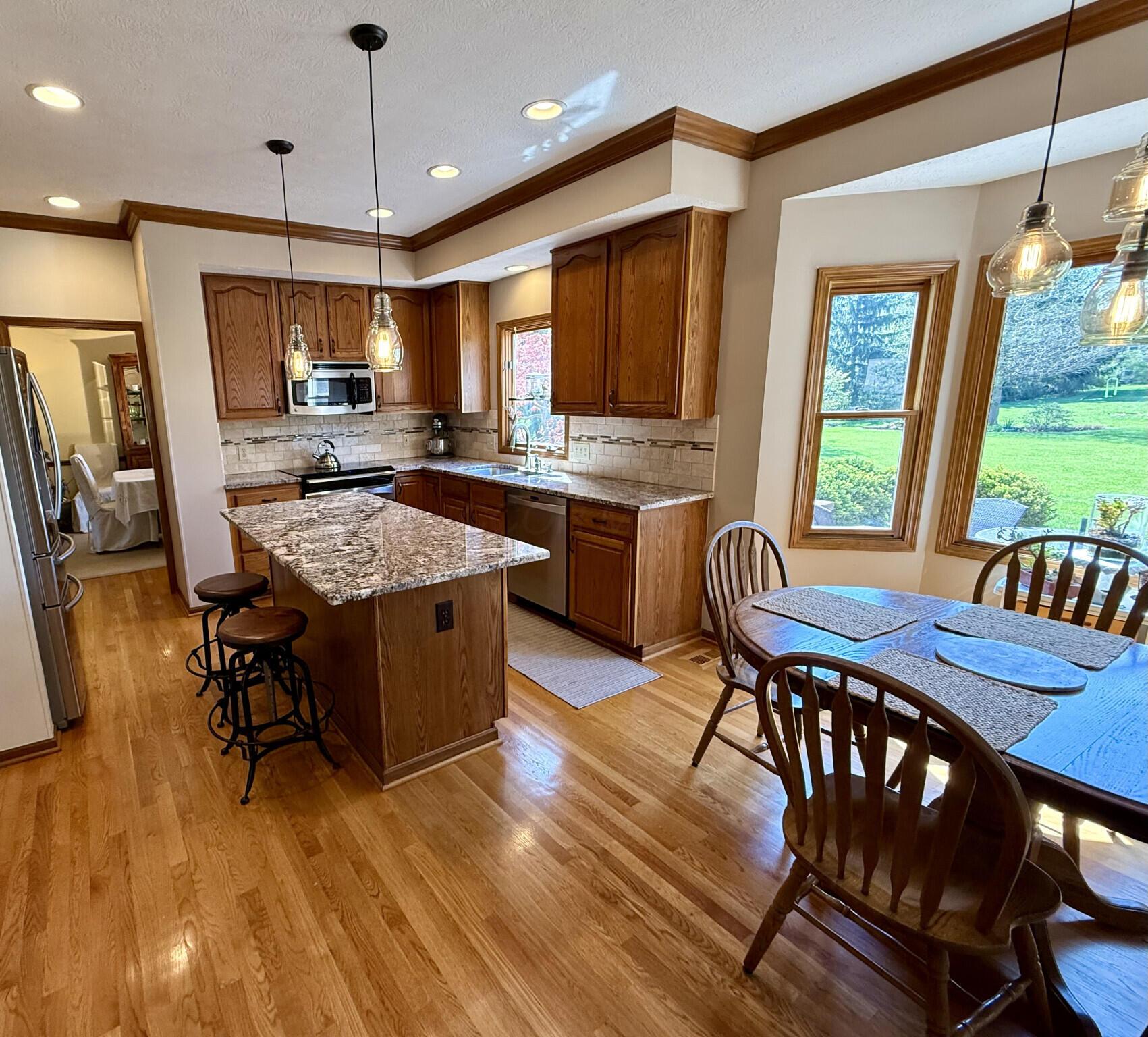 2818 Big Sur Drive, Lewis Center, Ohio image 7