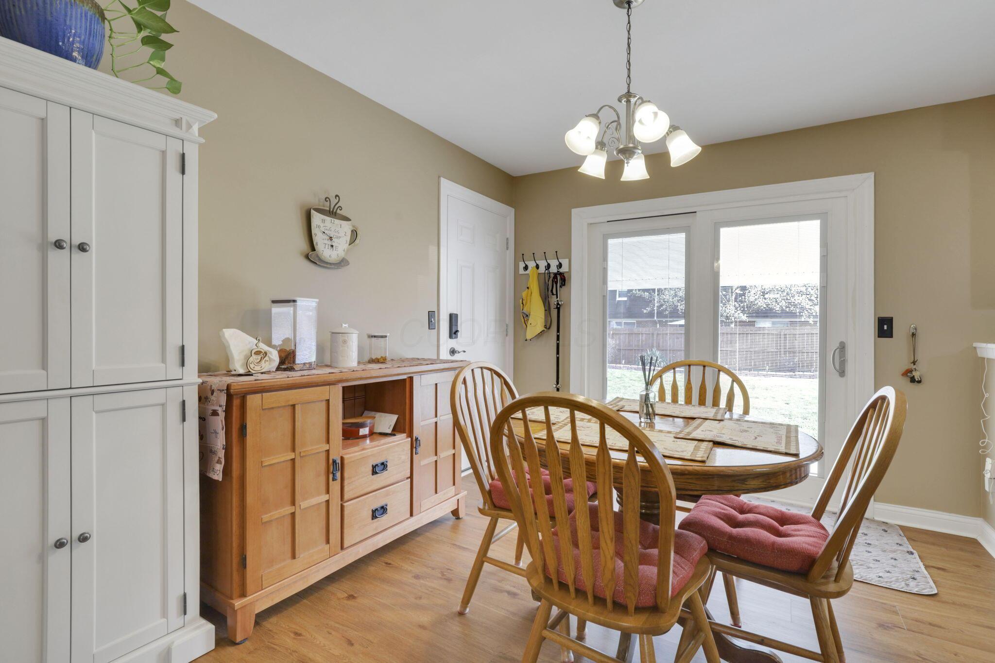 3229 Kingswood Drive, Grove City, Ohio image 11