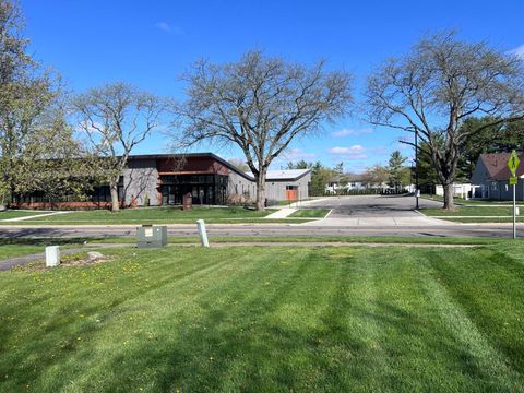 Photo of 2470 Nassau Drive, Columbus, OH 43232 (MLS # 226011652)