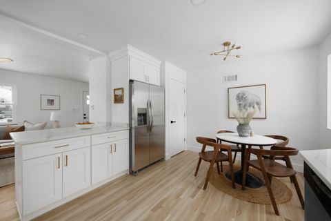 Tiny photo for 1914 Elmwood Avenue, Columbus, OH 43212 (MLS # 225045739)