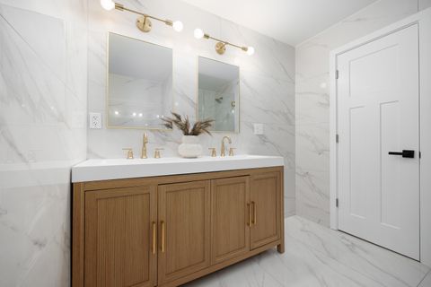 Tiny photo for 1914 Elmwood Avenue, Columbus, OH 43212 (MLS # 225045739)