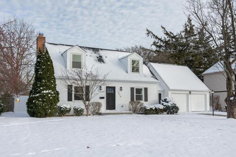 Photo of 1914 Elmwood Avenue, Columbus, OH 43212 (MLS # 225045739)