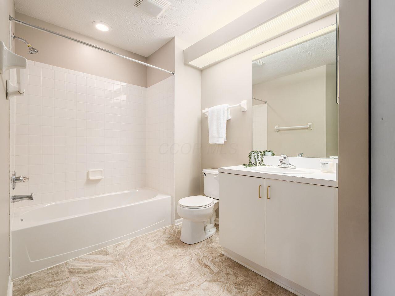 5350 Meadowood Lane, Westerville, Ohio image 30