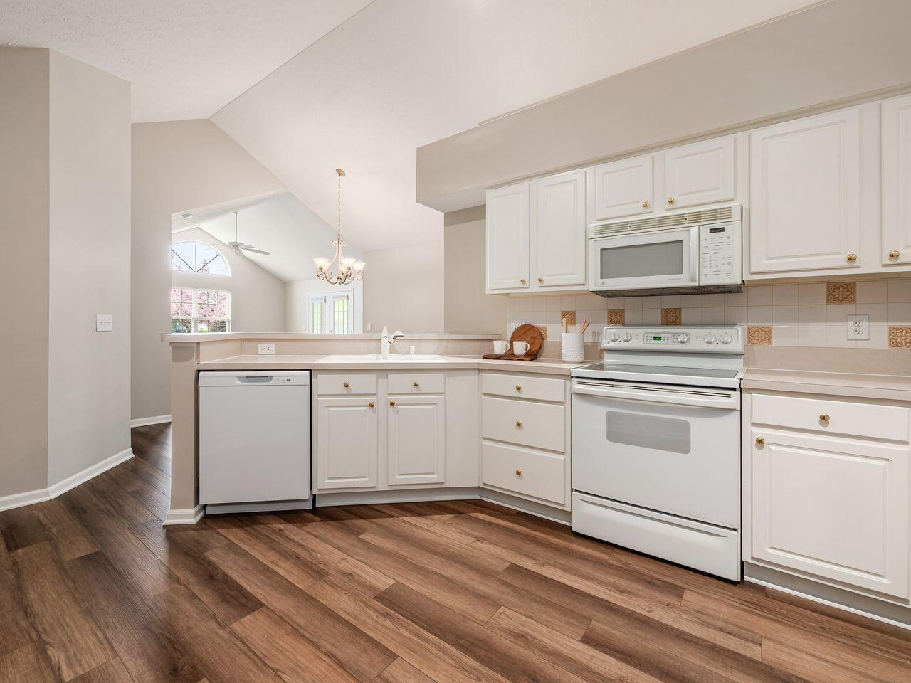 5350 Meadowood Lane, Westerville, Ohio image 17