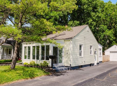 Photo of 812 S Chesterfield Road, Columbus, OH 43209 (MLS # 226022143)