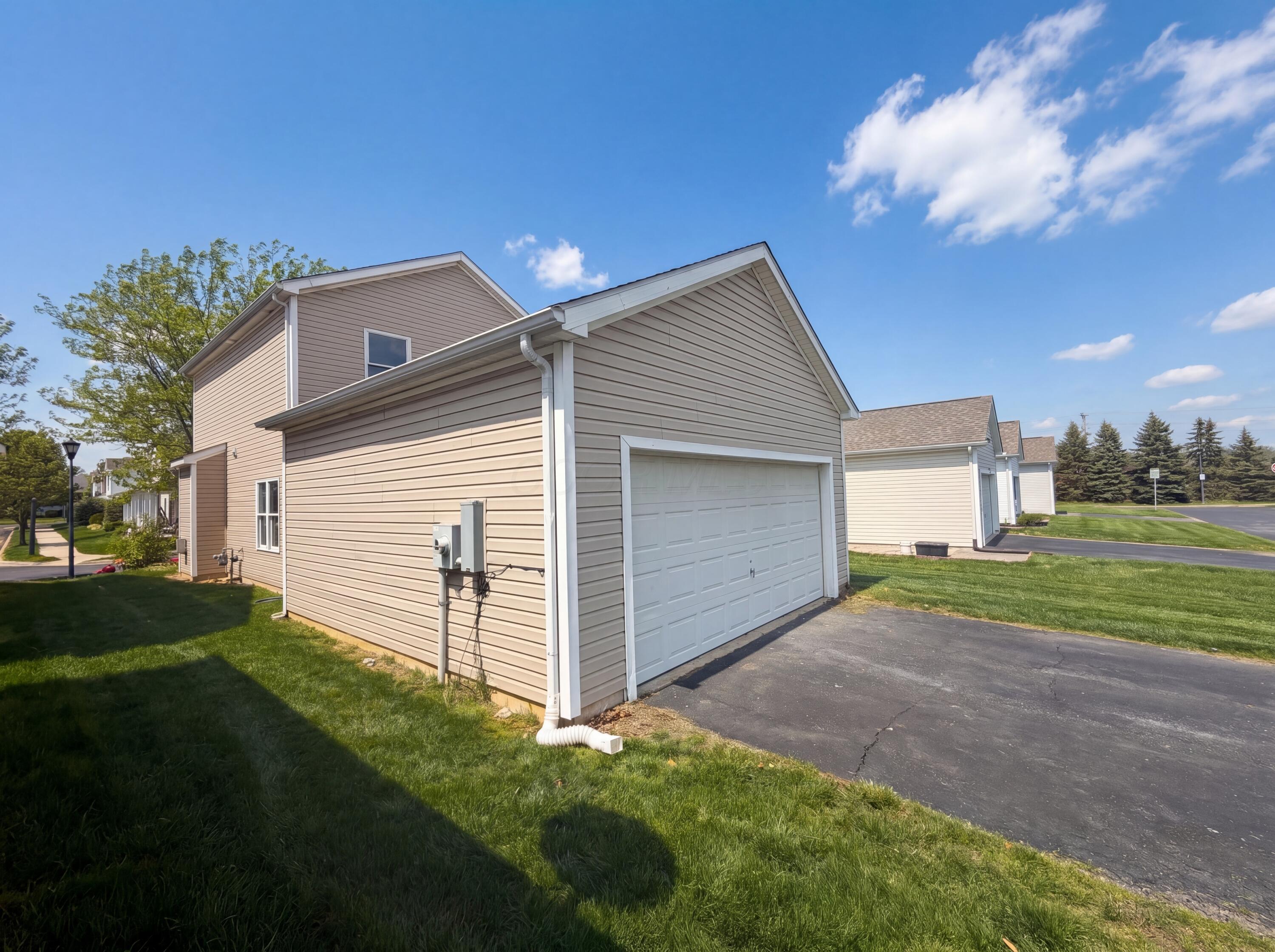 825 Summerville Drive
