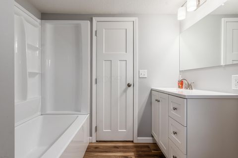 Tiny photo for 906 S Main Street, Mount Vernon, OH 43050 (MLS # 226000668)