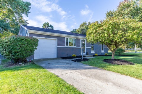 Photo of 2047 Wolverhampton Road, Powell, OH 43065 (MLS # 226038044)