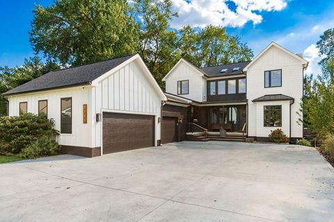 Photo of 2731 Clifton Road, Columbus, OH 43221 (MLS # 225037165)