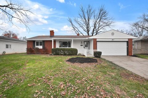 Photo of 958 Janet Drive, Columbus, OH 43224 (MLS # 225044201)