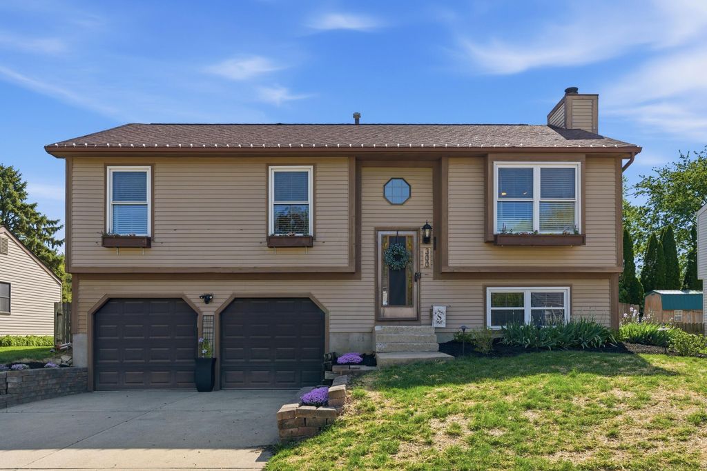 Photo of 300 Pathfinder Drive, Reynoldsburg, OH 43068 (MLS # 226013589)