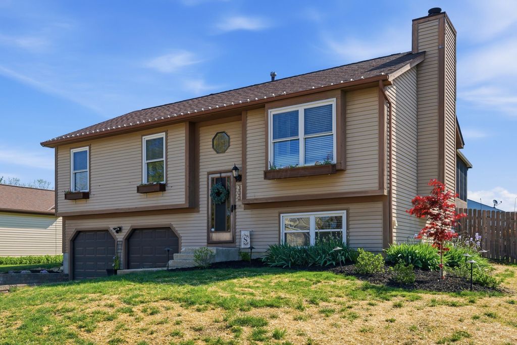 Photo of 300 Pathfinder Drive, Reynoldsburg, OH 43068 (MLS # 226013589)