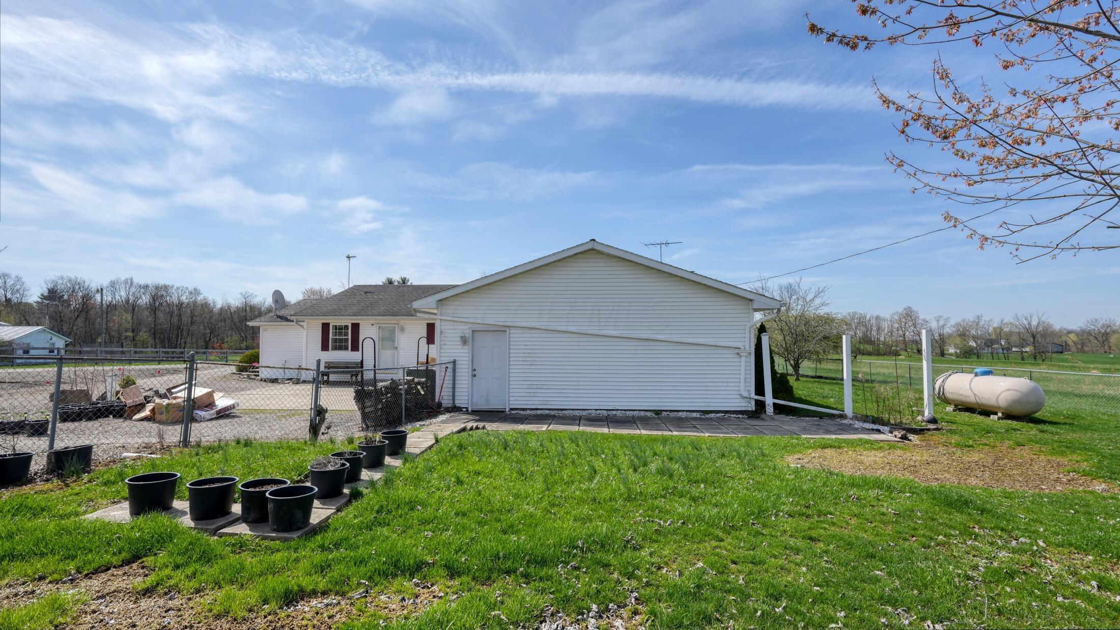 2760 Flint Ridge Road, Hopewell, Ohio image 32