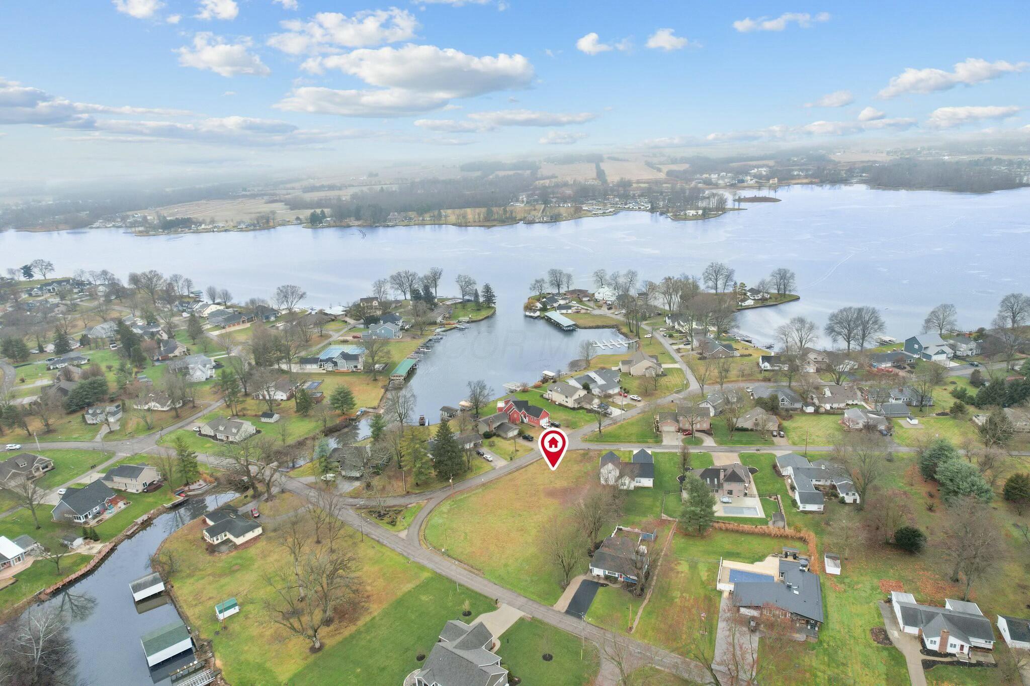 8 Lakeshore Drive, Hebron, Ohio image 1