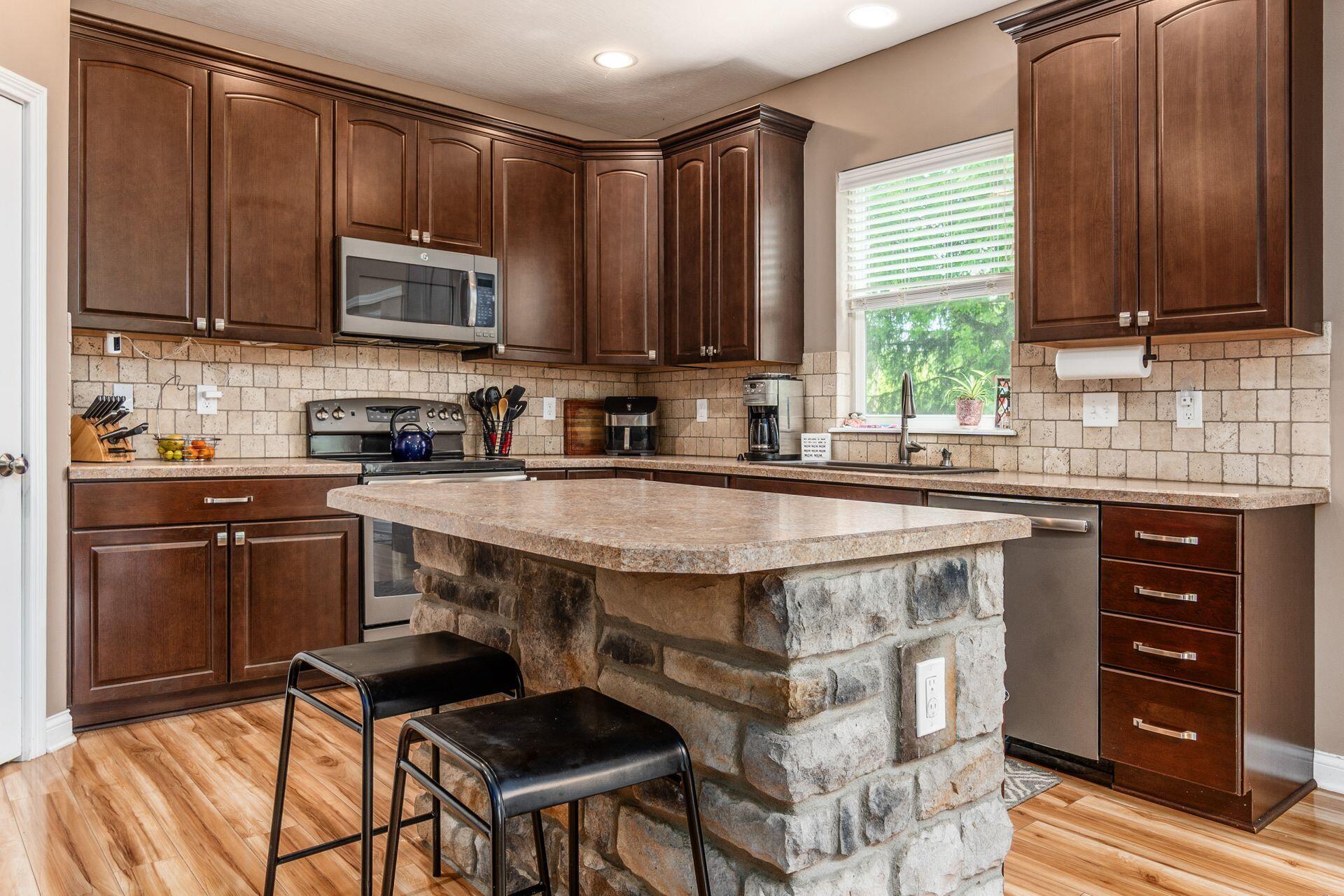 10394 Center Village Road, Galena, Ohio image 3