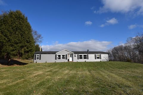 Photo of 3500 Bauman Hill Road SE, Lancaster, OH 43130 (MLS # 225044060)