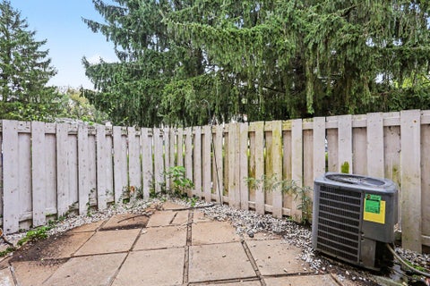 Tiny photo for 2509 Burgandy Lane, Columbus, OH 43232 (MLS # 226036705)