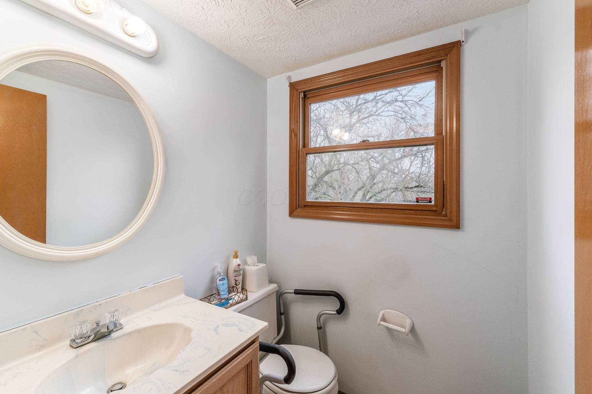 5700 Lambert Road, Grove City, Ohio image 17