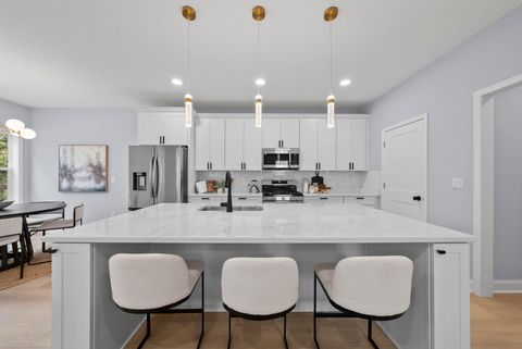 Tiny photo for 2576 Claridon Road, Columbus, OH 43231 (MLS # 225040602)