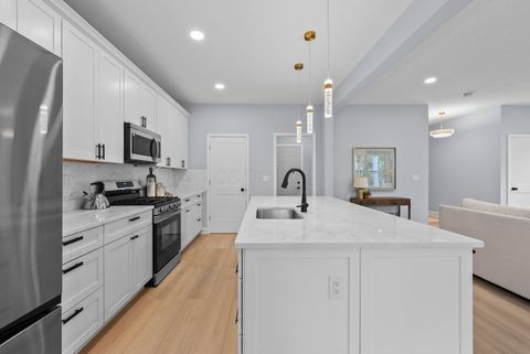 Tiny photo for 2576 Claridon Road, Columbus, OH 43231 (MLS # 225040602)