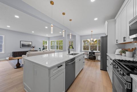 Tiny photo for 2576 Claridon Road, Columbus, OH 43231 (MLS # 225040602)